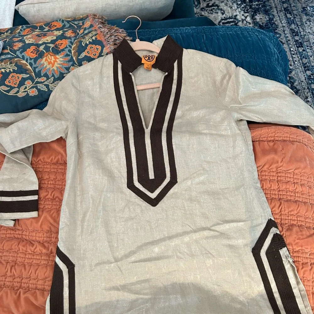 Cream Long-Sleeve Tunic Top with Brown Trim